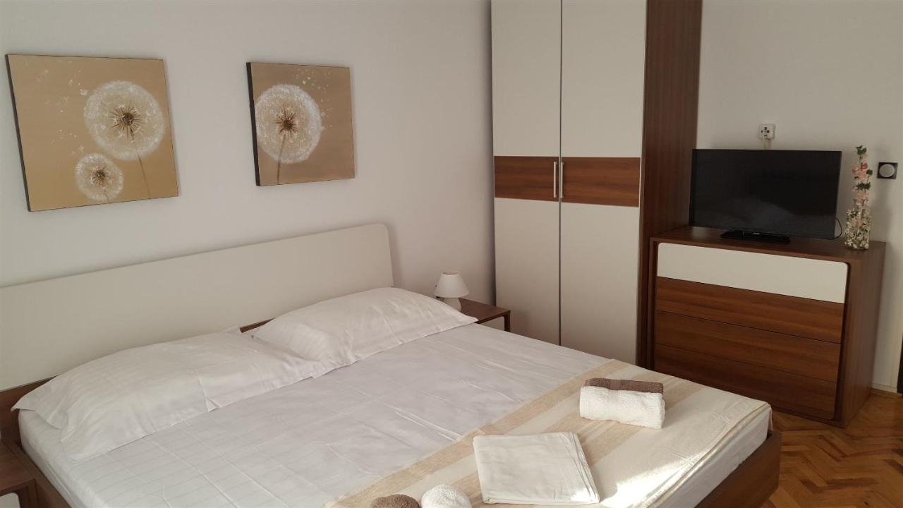 Apartments Ivo พาก ภายนอก รูปภาพ