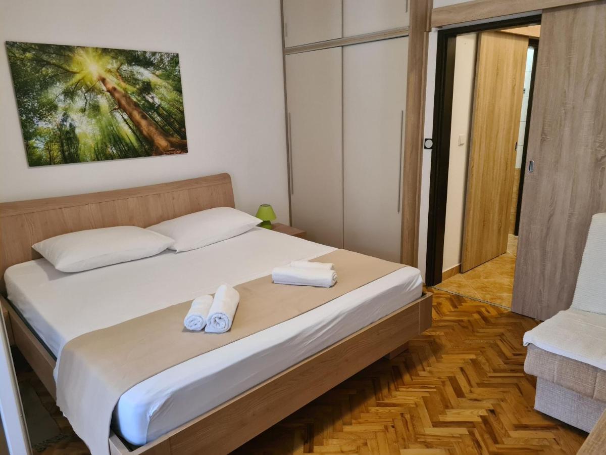 Apartments Ivo พาก ภายนอก รูปภาพ